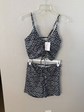 NWT Floral Two-Piece Swimsuit Set Black White Daisy Print Size Large (Fits M)